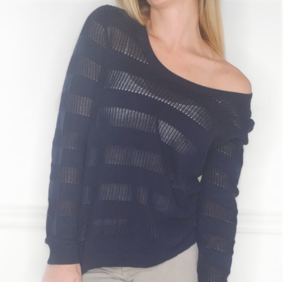 Tommy Hilfiger Sweaters - Tommy Hilfiger Navy Blue Sweater Size M